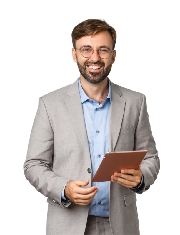 Hombre sonriendo usando una aplicación de control horario.